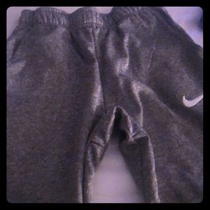 Nike joggin pants